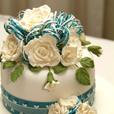 CAKE DECORATING